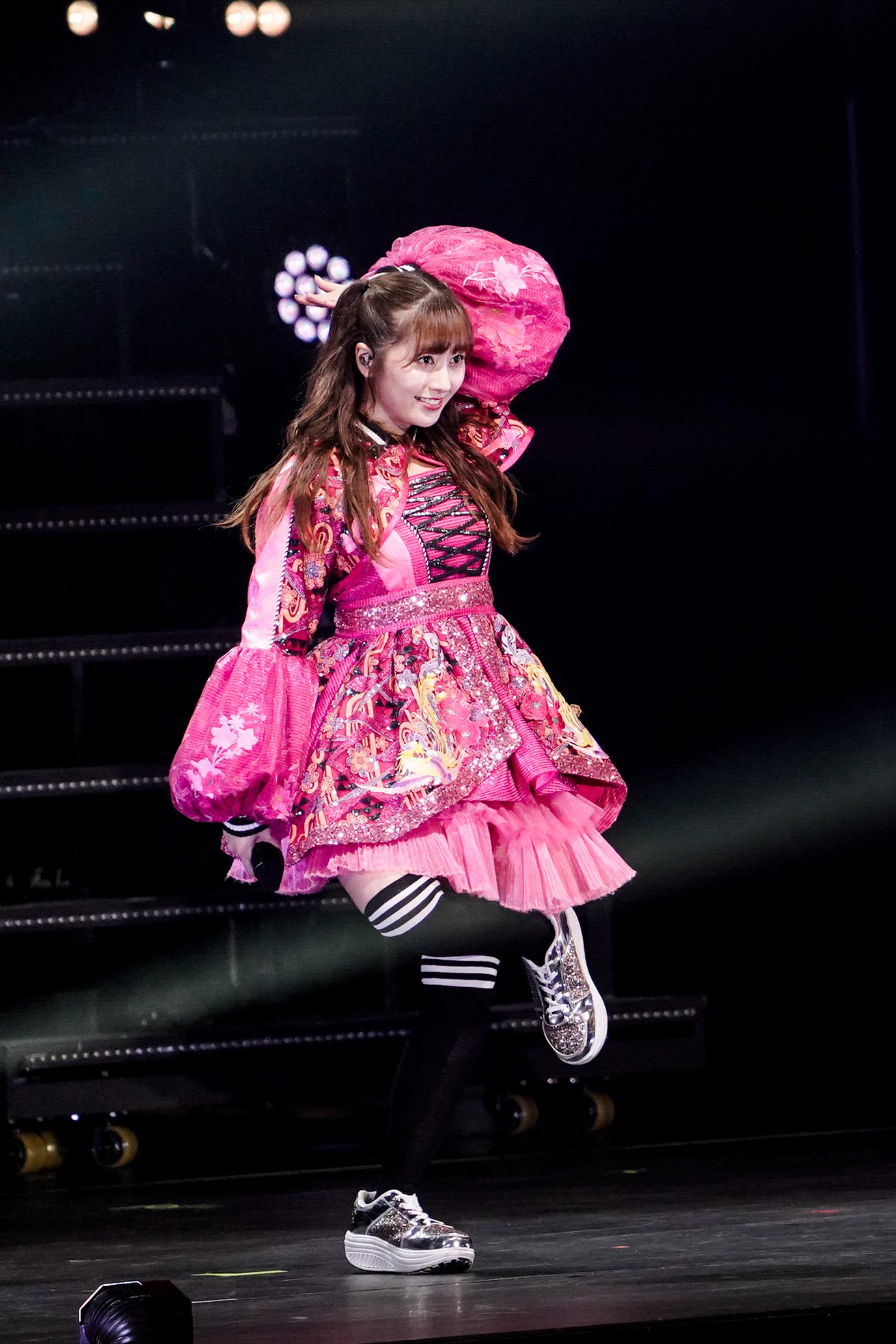 過去・現在・未来が詰まったセットリストで、ももいろクローバーZの15