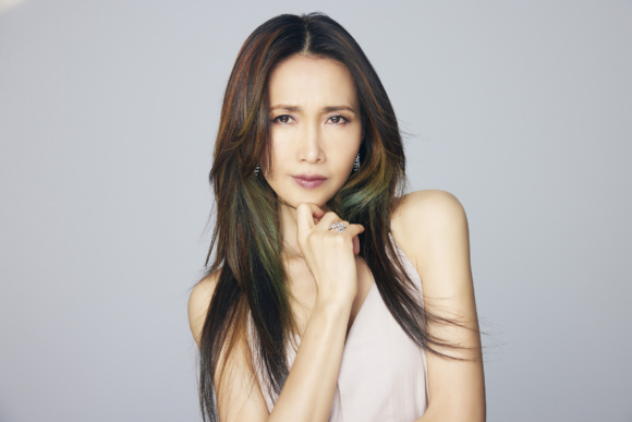 工藤静香、12月6日発売のLIVE Blu-ray&DVD『Shizuka Kudo Acoustic