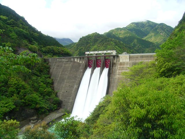 わずか1か月で“5,000枚以上”配布の大反響、三重県21ダムで「ダム印巡り