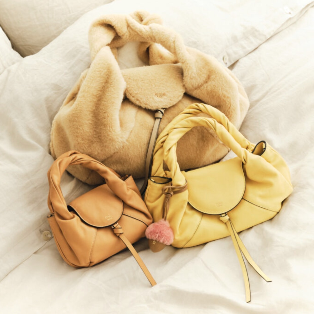 FENDI／フェンディ】20年ぶりに復刻！ 名作「スパイバッグ」3選｜JJ