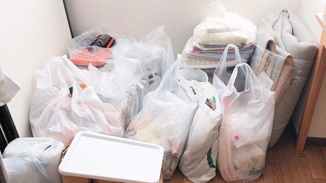 たんまりモノが溜まった保留コーナー。これ全部手放す（mil(ミル