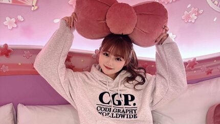 辻󠄀希美・長女】希空さん「キティちゃんのお部屋」リボンのクッション