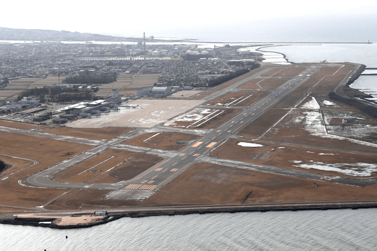 9＞滑走路3千メートルほど遠く ［空港］リーダー不在 県勢も低迷