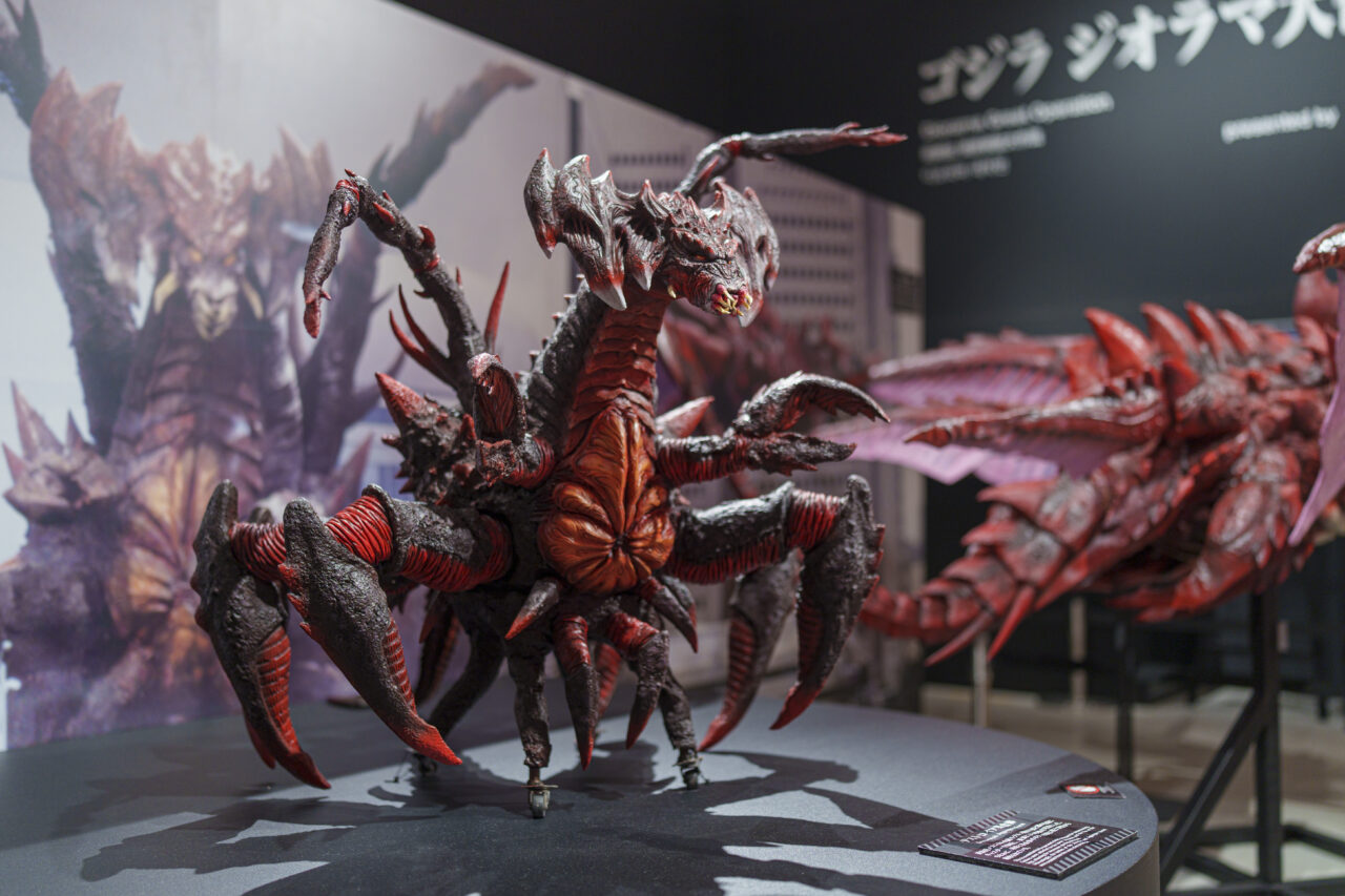 世界に100個だけ！】“バーニングゴジラ背びれ”付き超限定チケット爆誕