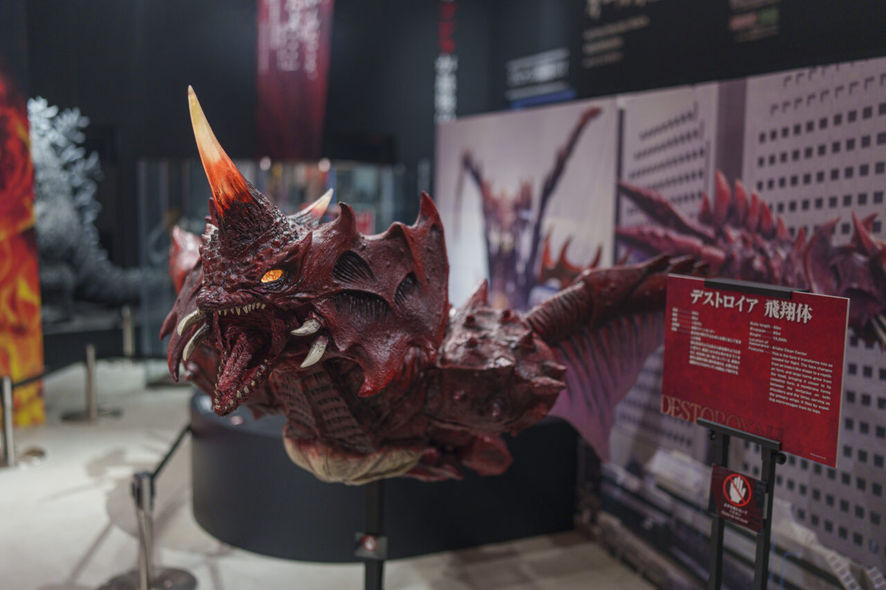 世界に100個だけ！】“バーニングゴジラ背びれ”付き超限定チケット爆誕