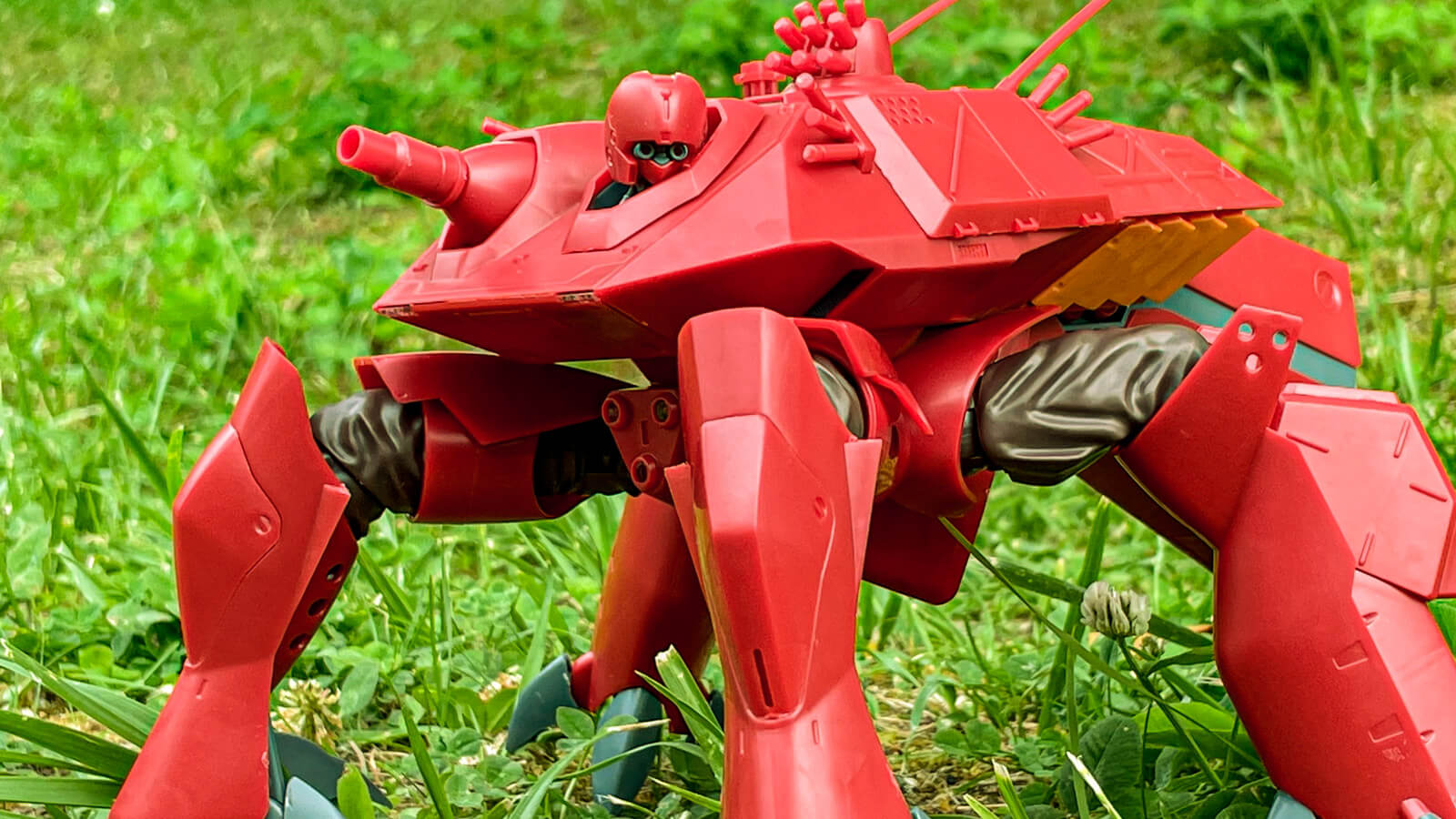 夏の暴走甲殻類プラモ！MODEROID HAL-X10の巨大で爆速な組み味を楽しむ
