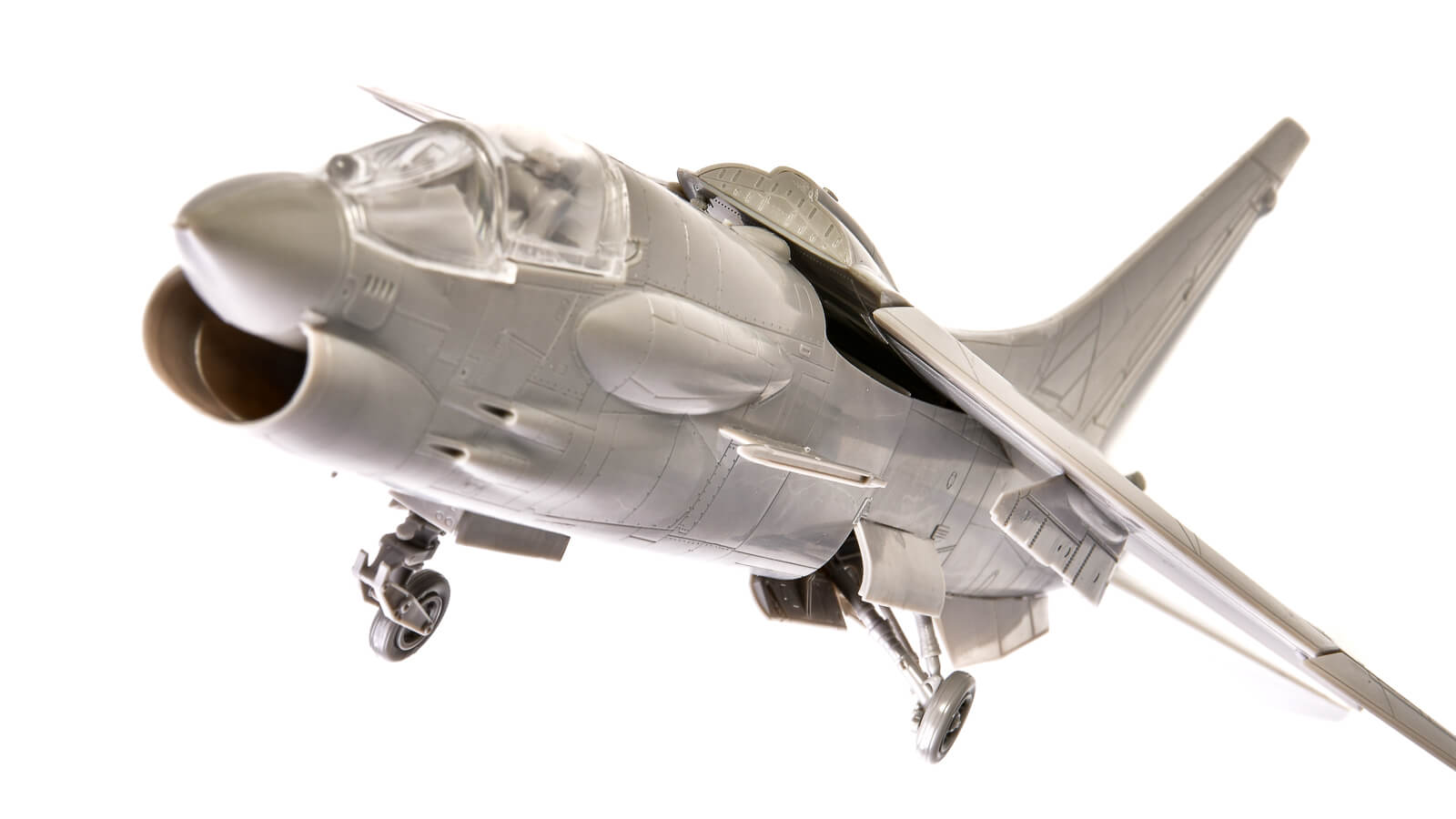 花金だ！仕事帰りに買うプラモ。ハセガワ1/48ジェット戦闘機プラモの