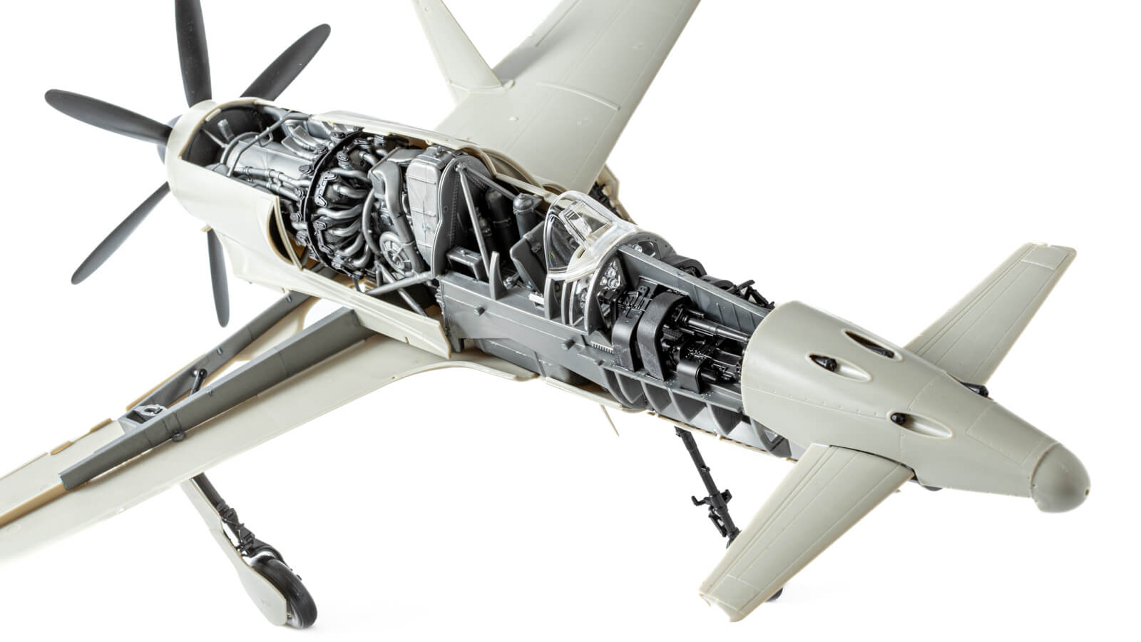 圧倒的解像度の中身で魅せるプラモデル／造形村のビッグスケールな震電