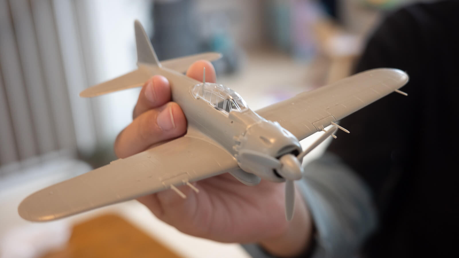 雨の休日が息子に「初めての零戦プラモデル」を手に取らせた話／童友社