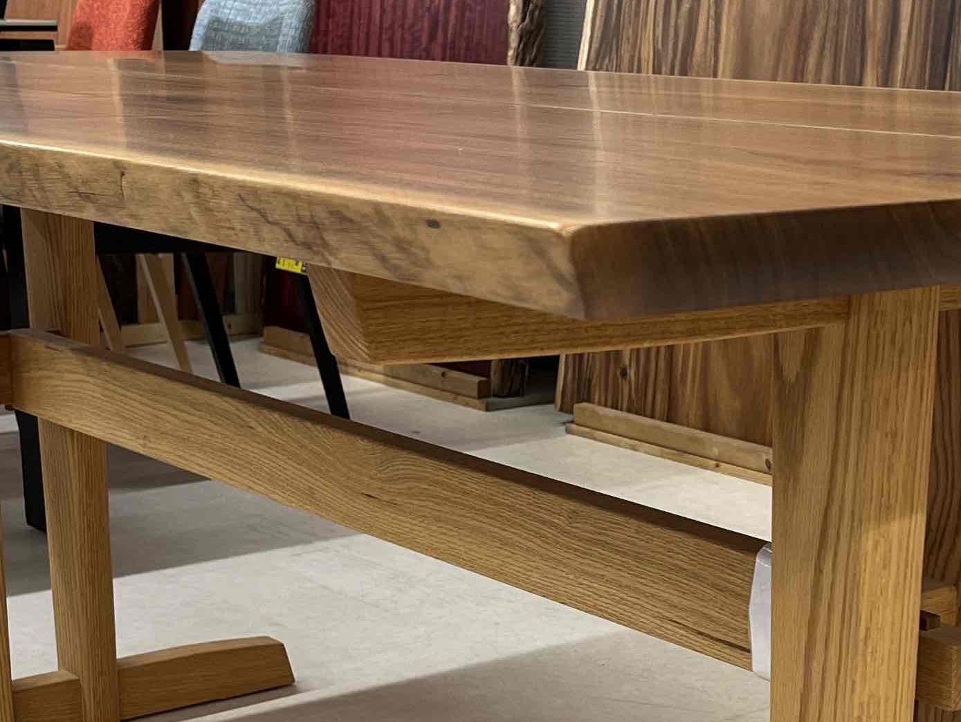 ウォルナットブックマッチテーブル | 家具の西口木工