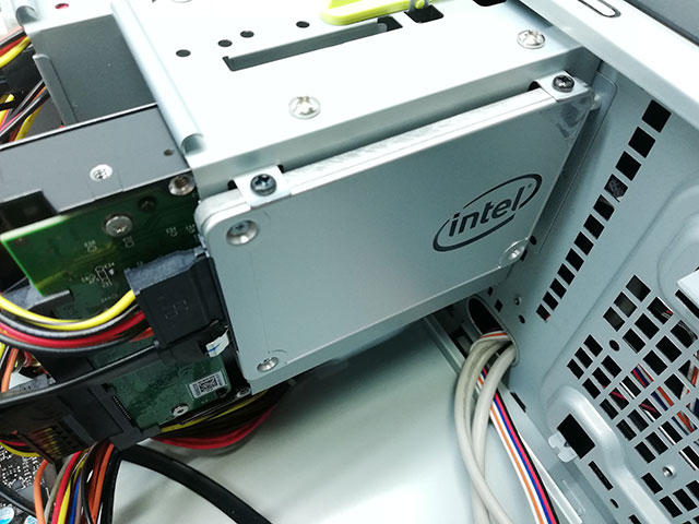 知人から中古のBTOパソコンを譲ってもらいました。