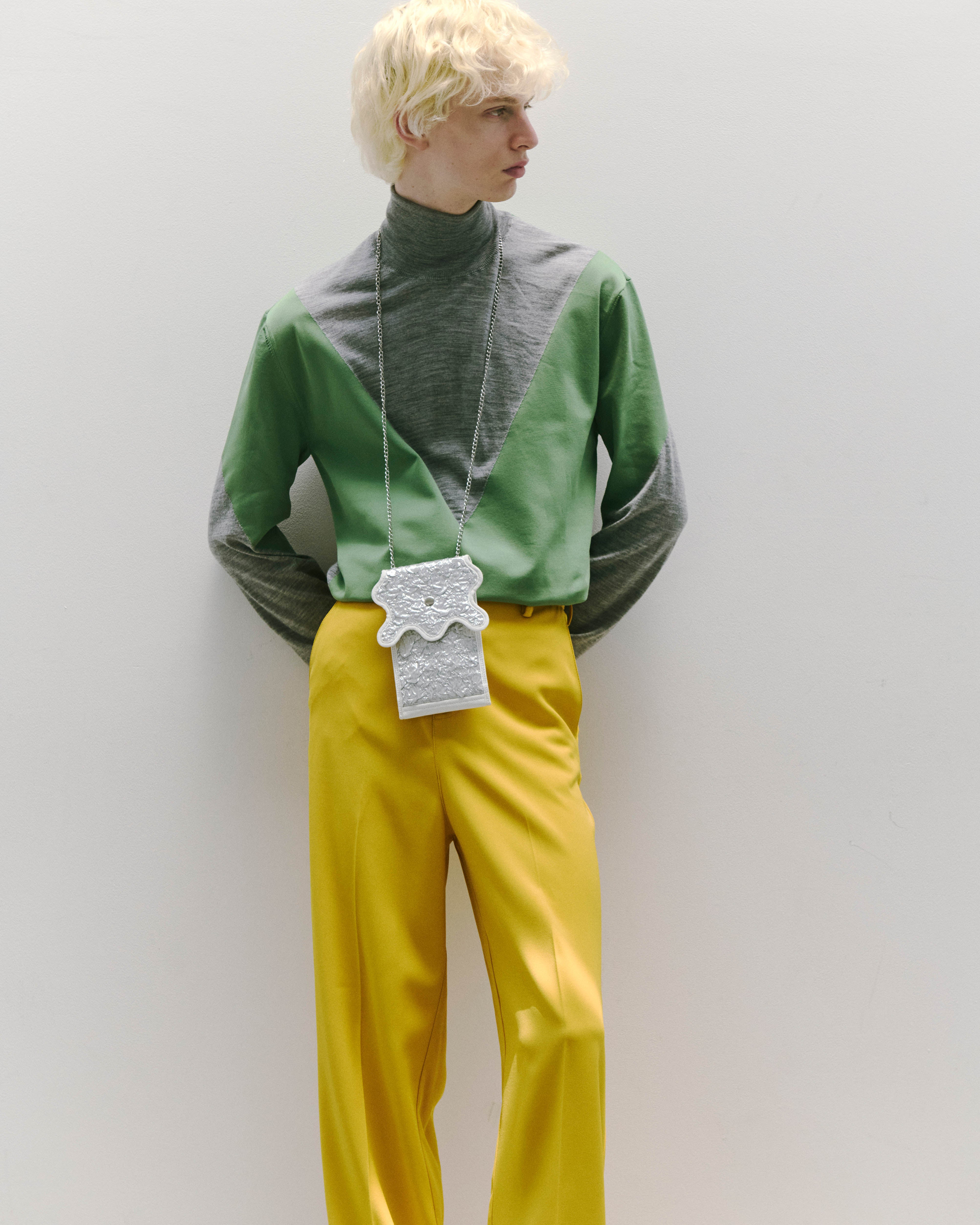 wave phone holder / silver – nori enomoto