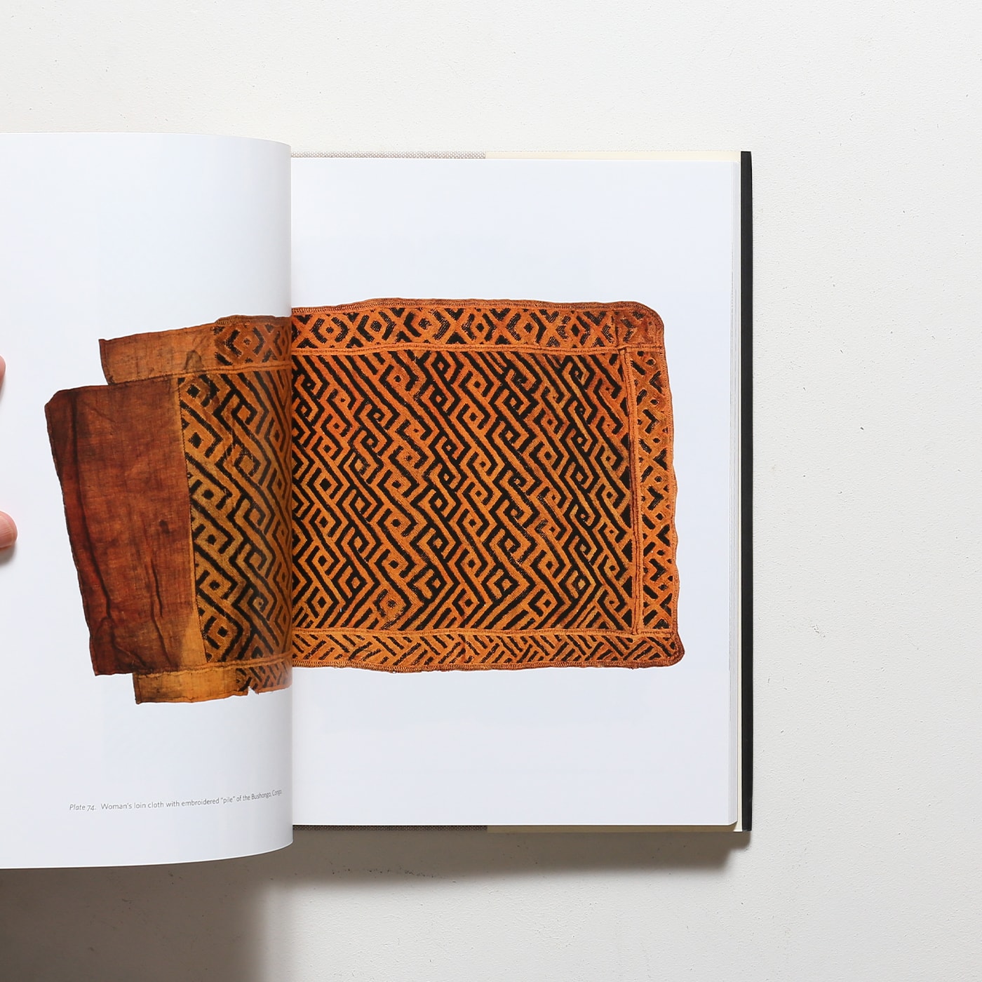 On Weaving: New Expanded Edition by Anni Albers | アニ・アルバース
