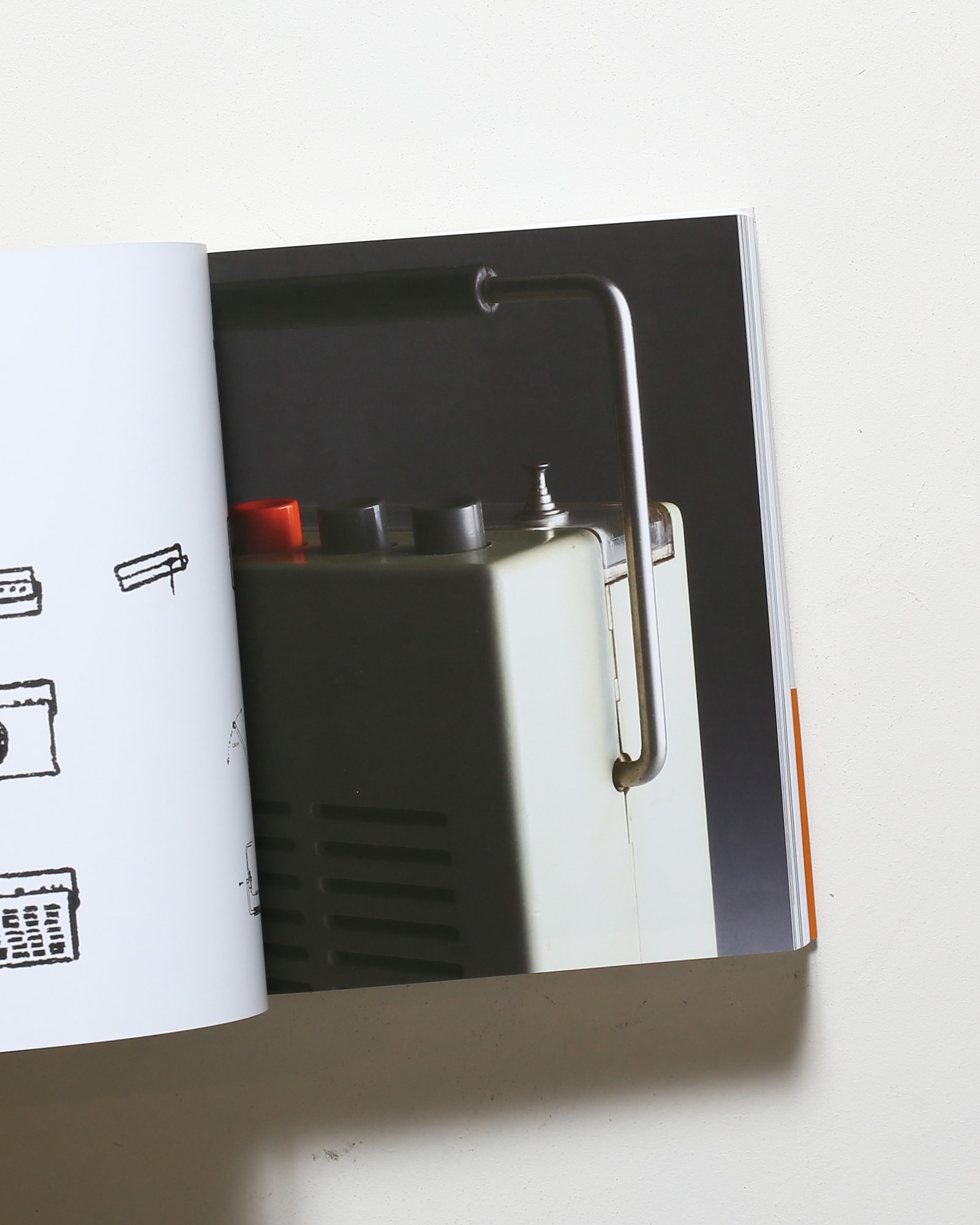 Less and More: The Design Ethos of Dieter Rams ハードカバー版