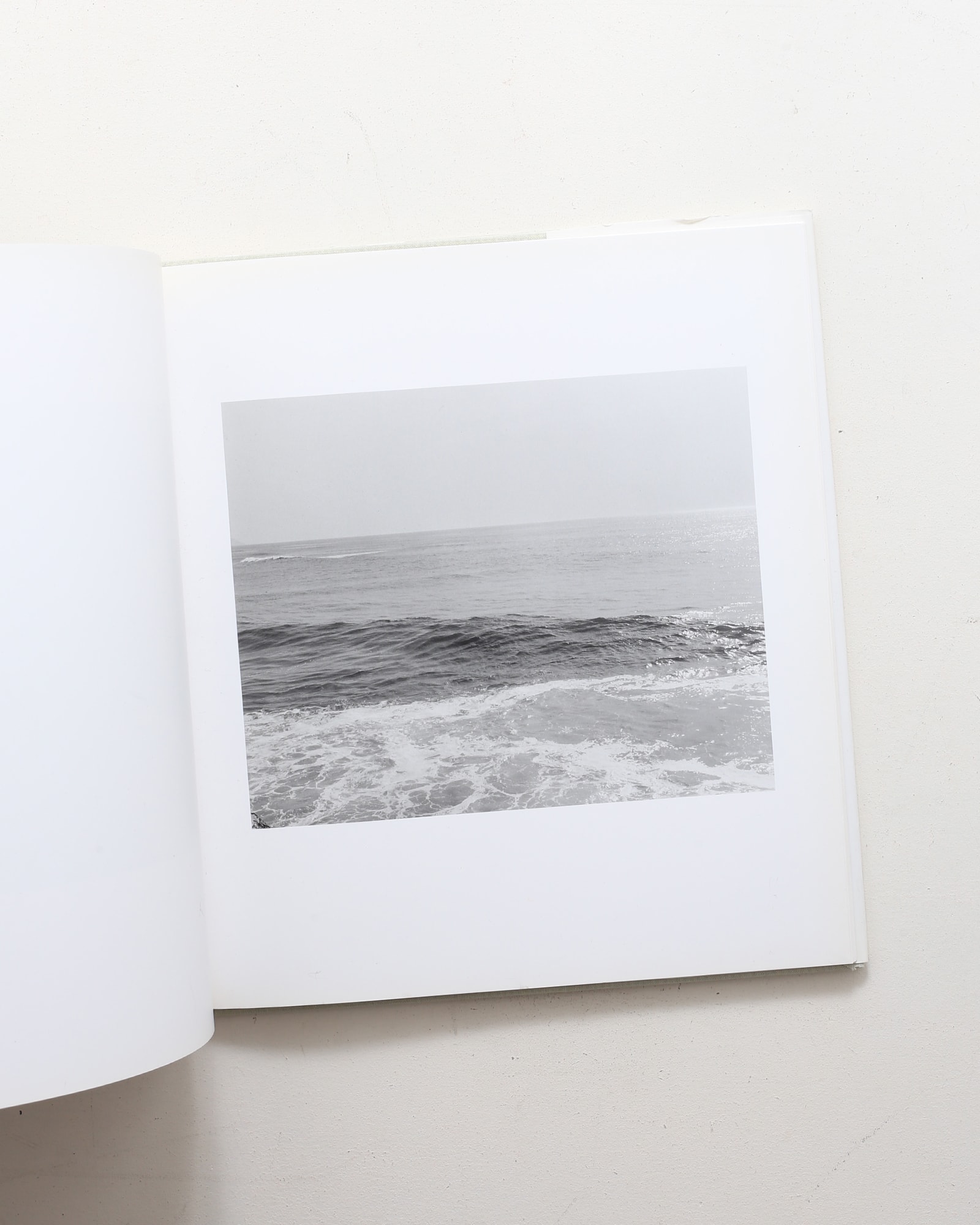 Time Passes | Robert Adams ロバート・アダムス | nostos books