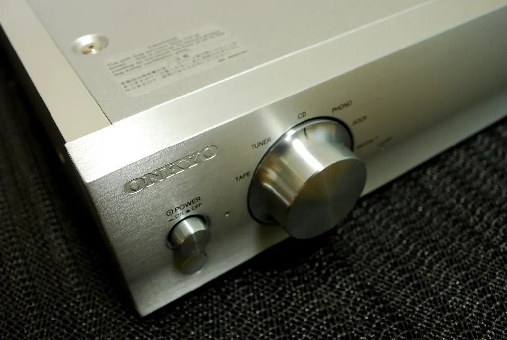 ONKYO フラッグシップ プリメインアンプ A-7VL レビュー | Nostra Vita