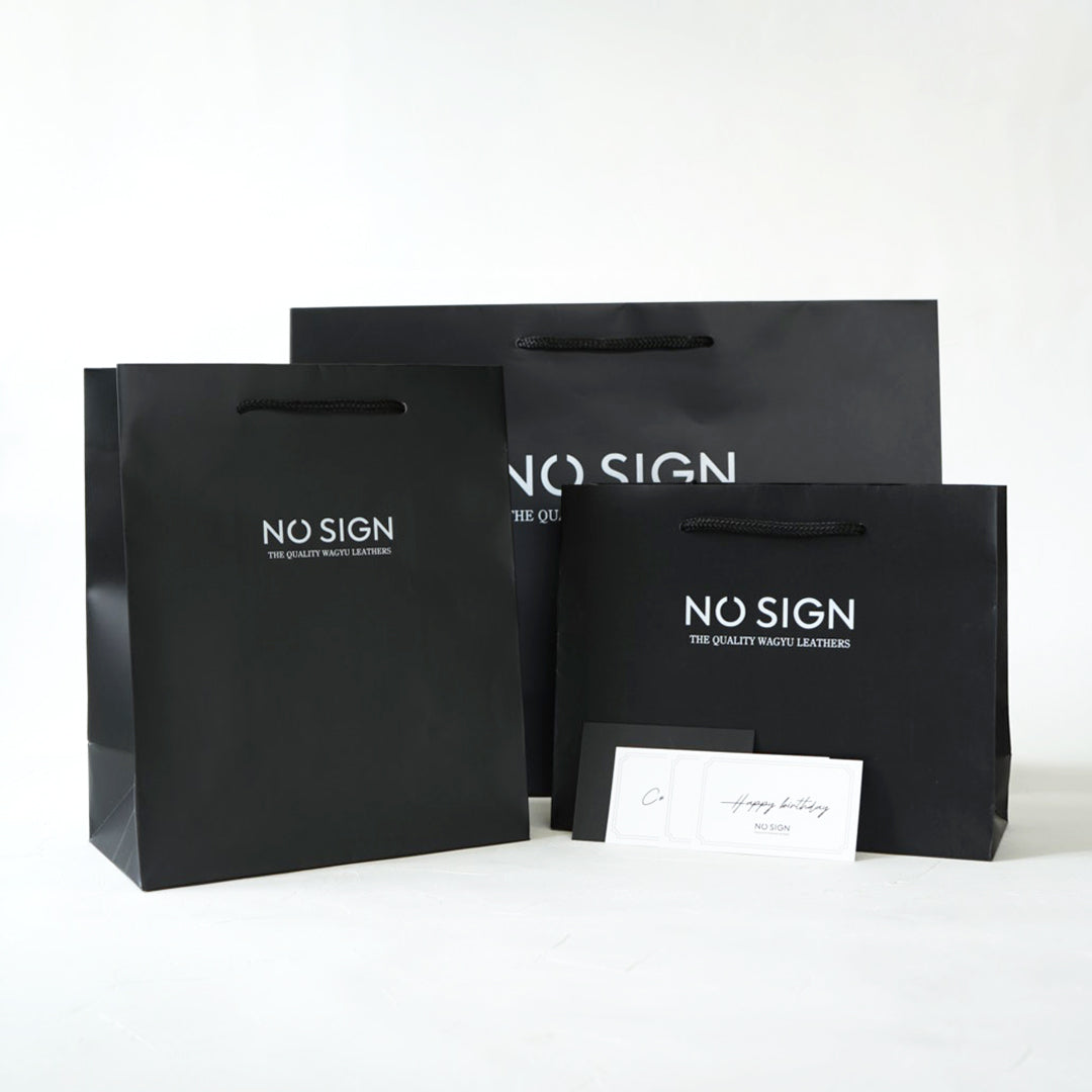 クロスボディバッグ（本革 エンボスレザー） ー NO SIGN（ノーサイン