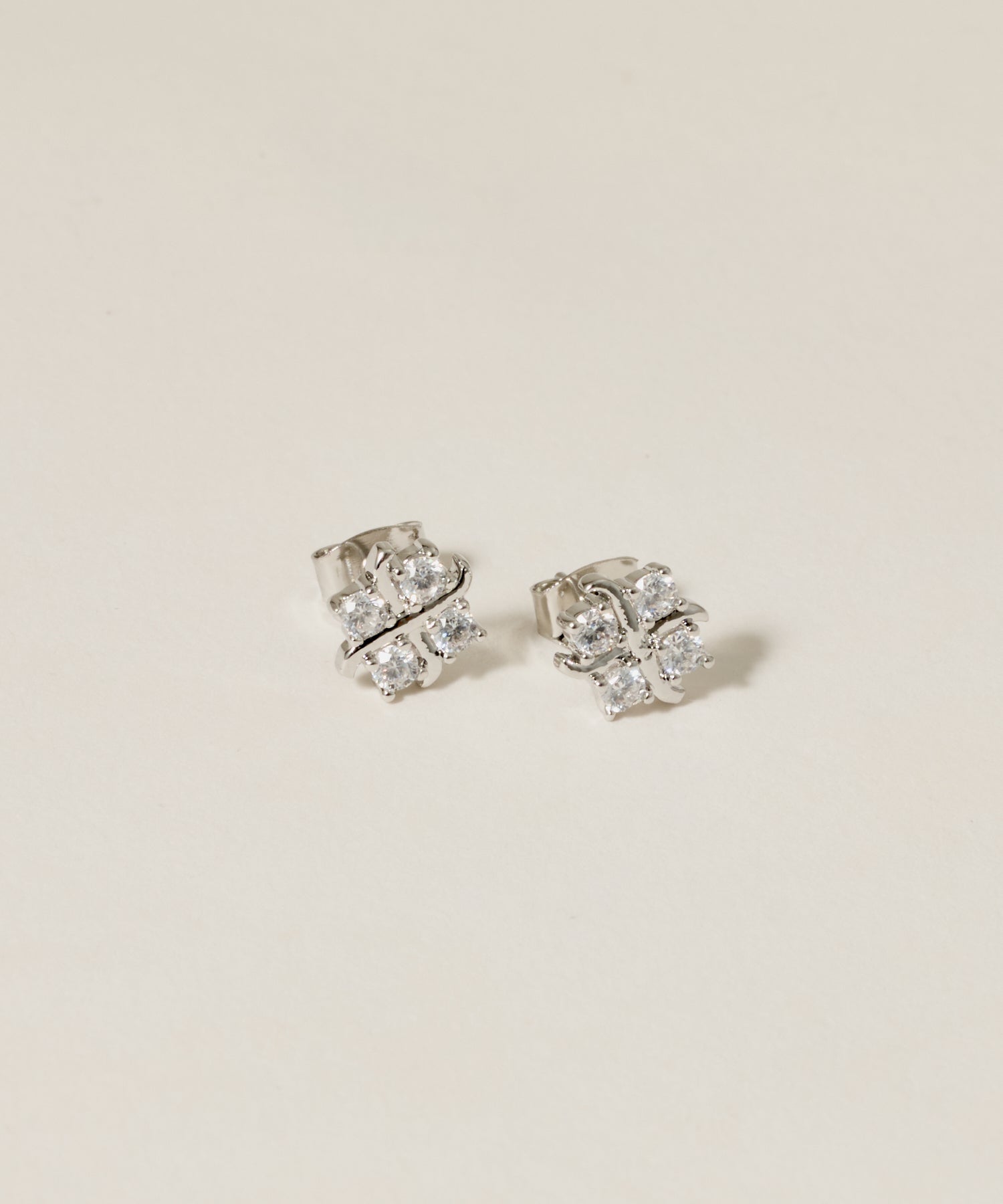 Cross CZ Pierce | 大人のための毎日使えるピアス通販ショップ