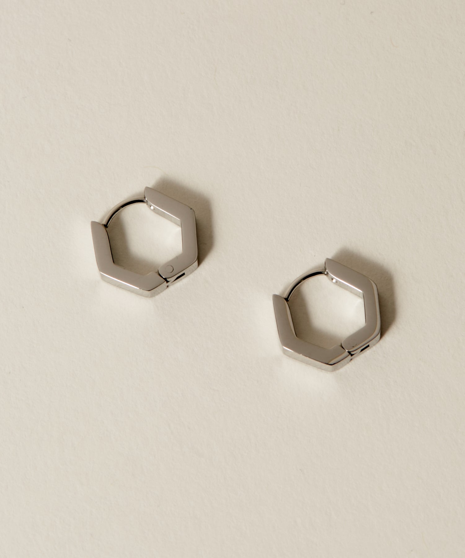 Hinged Hexagon Hoop Pierce［Stainless］ | 大人のメンズピアス通販