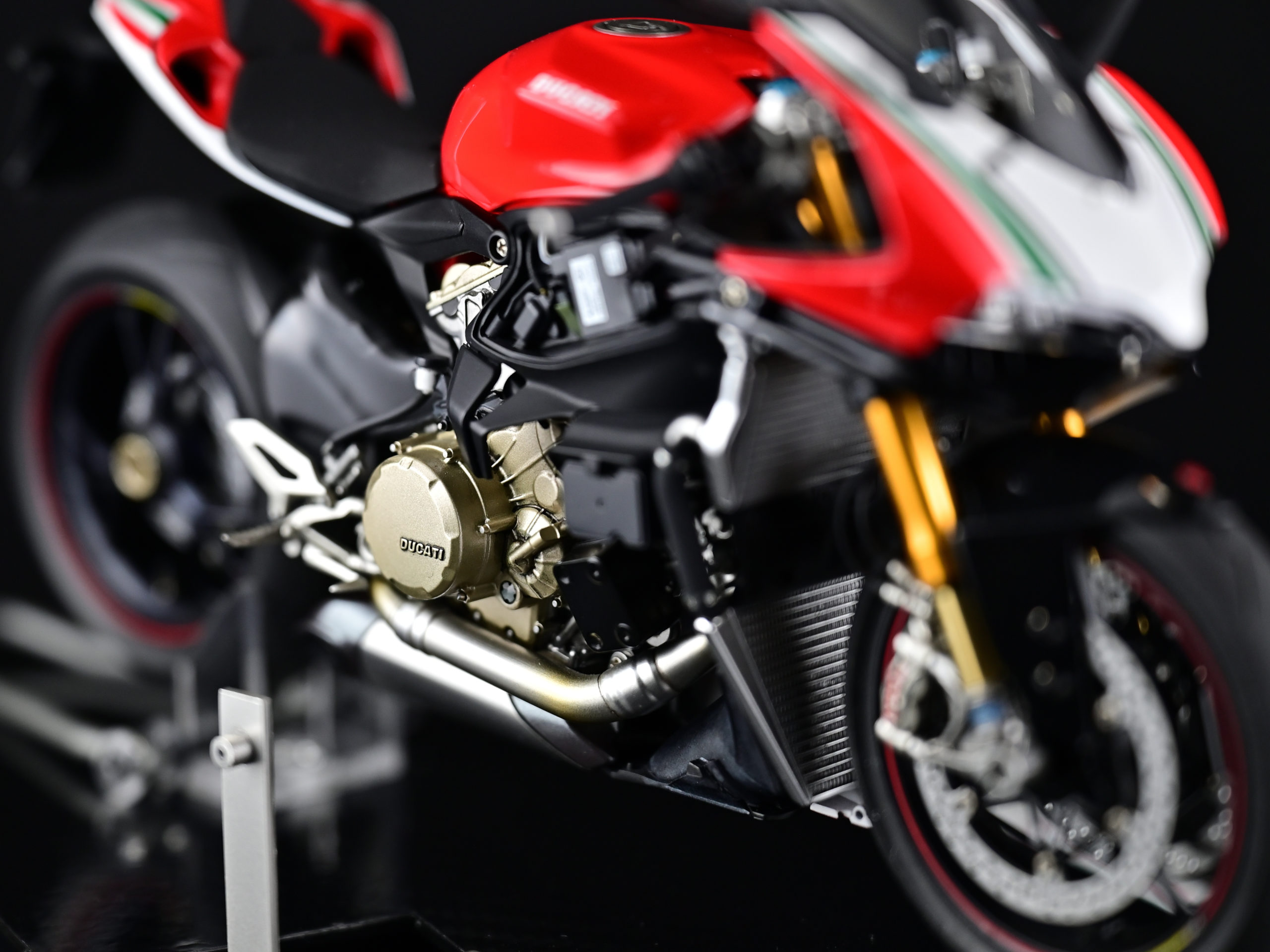 TAMIYA：1/12 DUCATI 1199 PANIGALE S TRICOLORE（タミヤ：1/12