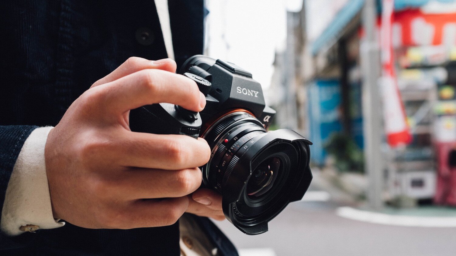 α7 Rⅱ用に超広角レンズ「フォクトレンダー ULTRA WIDE HELIAR 12mm