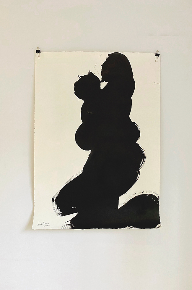 宮古島出身のアーティスト、新城大地郎さんの生きた書道 | Numero TOKYO