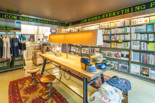 このロゴに見覚えあり？ 東京カルチャー案内 vol.12 カウブックス