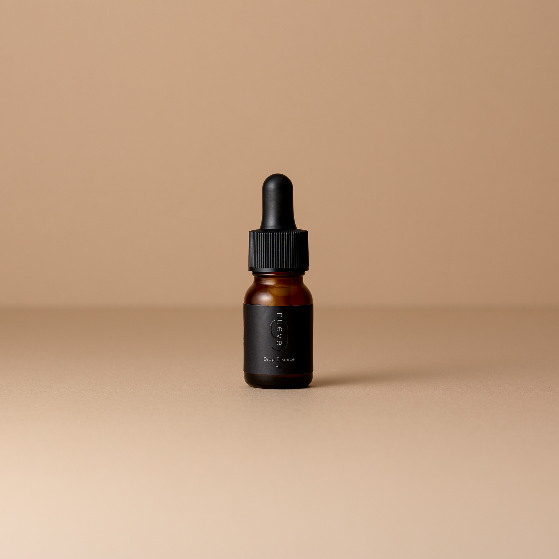 Drop Essence (9ml) - ヒト幹細胞美容液 – nueve.(ヌエベ)【公式