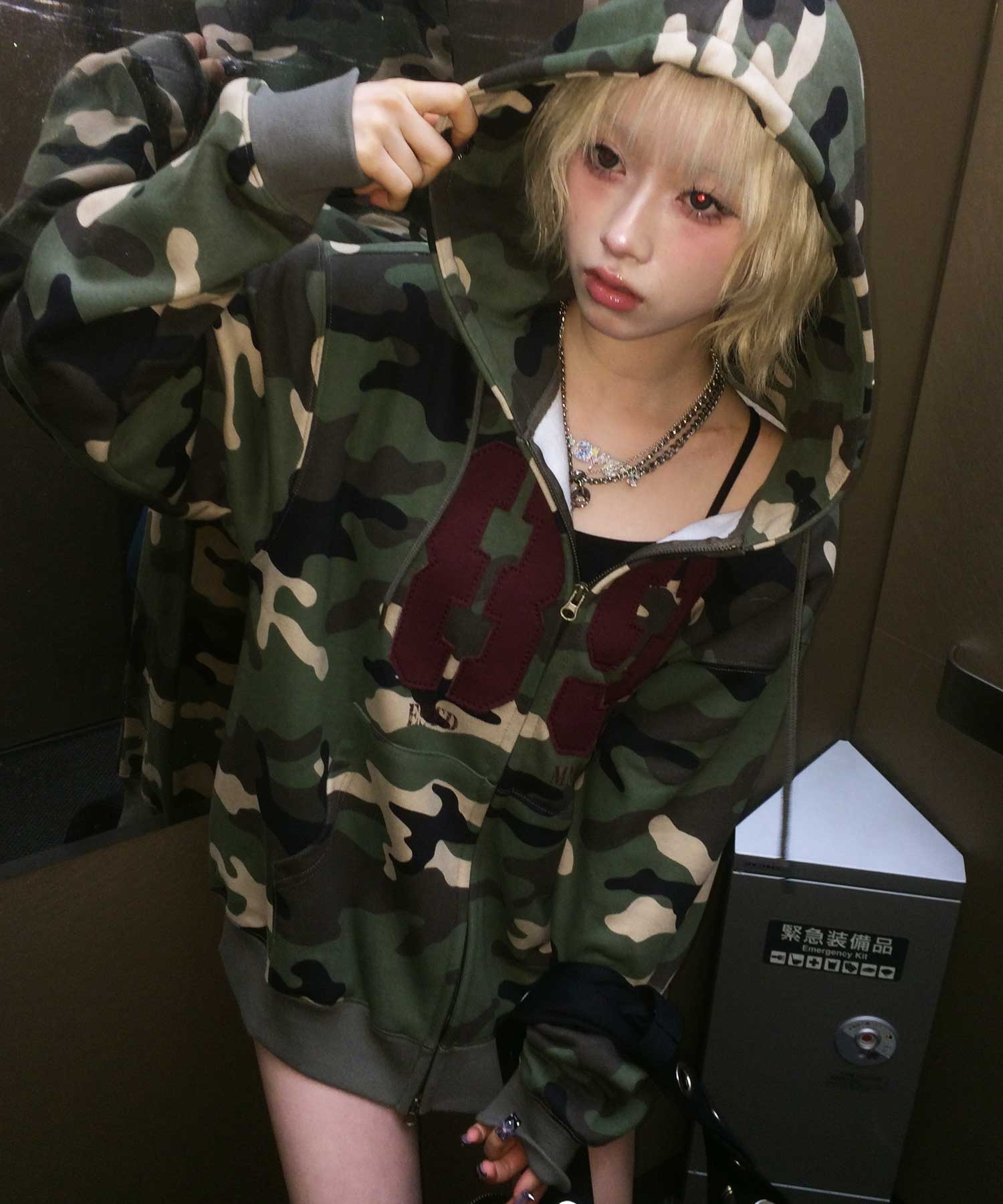 mahagrid/マハグリッド』 CAMO APPLIQUE ZIP UP HOODIE/迷彩柄