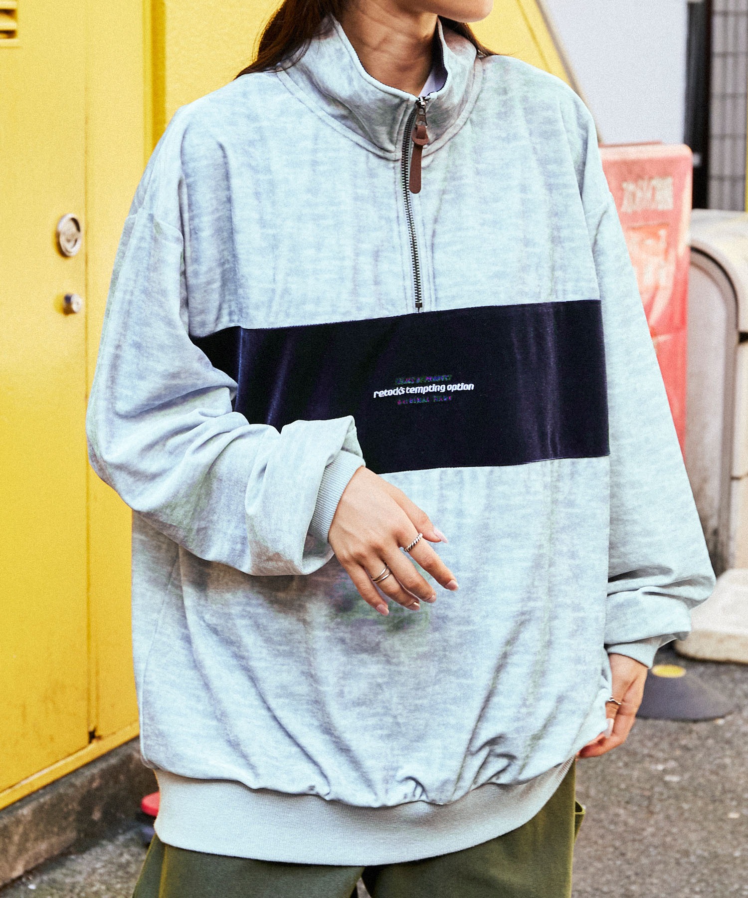 retock's】ロゴ刺繍 オーバーサイズベロアハーフジッププルオーバー