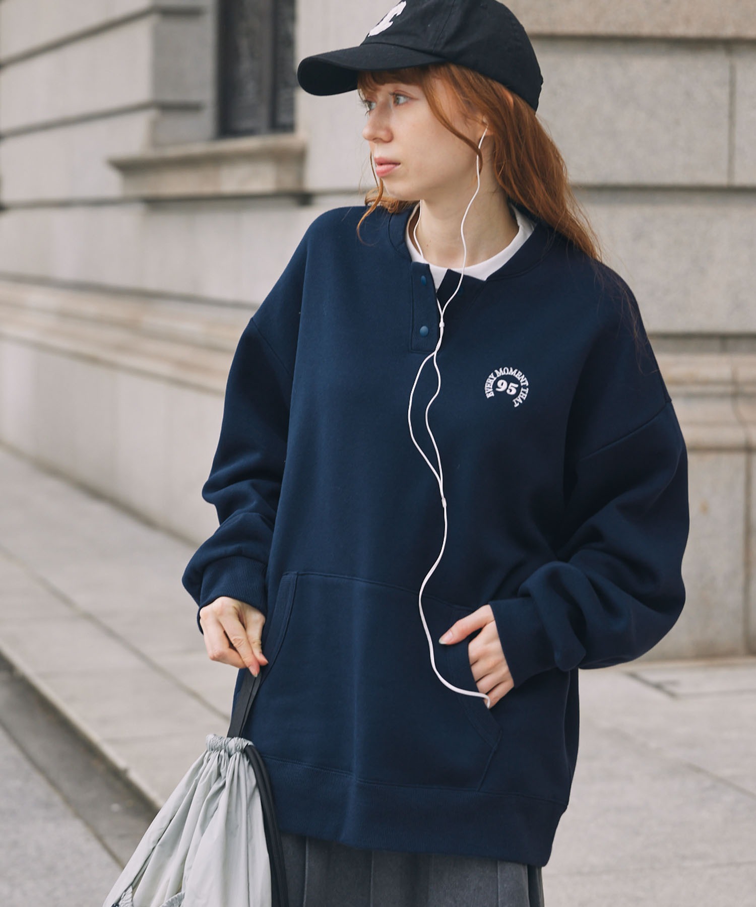 ナンバリング刺繍 ヘンリーネック オーバーサイズ スウェット MONO