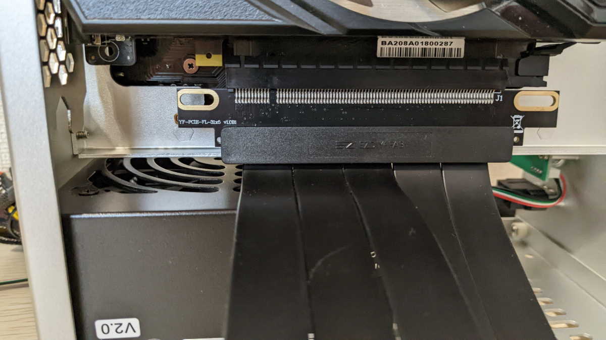 SFX電源とグラフィックボードが搭載可能なMini-ITX対応コンパクト