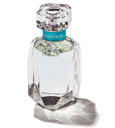 女性におすすめの香水17選】持続時間が長いのはどれ？ 種類の違いも