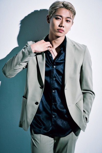 MAZZEL】個性豊かな8人の素顔に迫るQuestion！〈DJ・サッシャがナビ