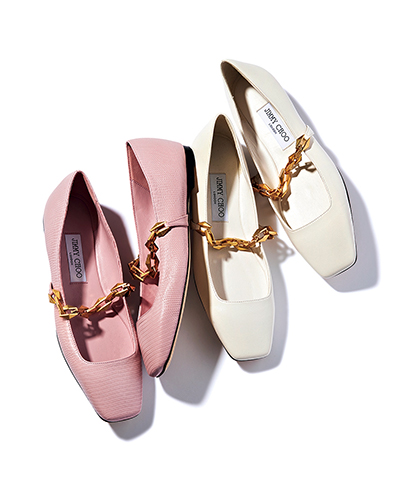 飯豊まりえが出会ったジミー チュウの「華やかフラットパンプス