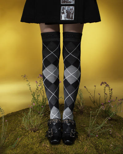 ディオール新作、ストラップ使いがパンキッシュなバレリーナシューズ2