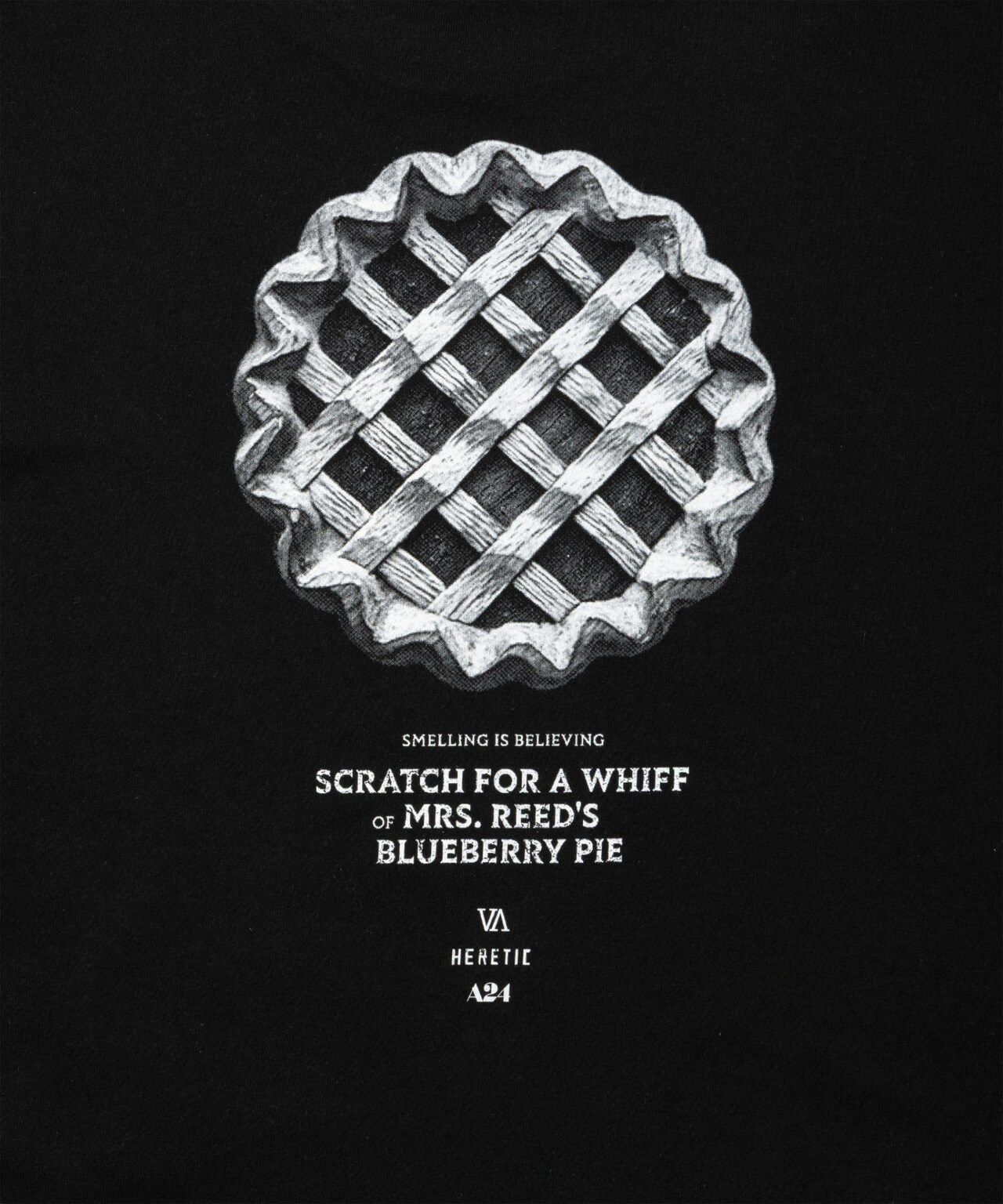 異端者の家」とV.A.のコラボTシャツ発売、物語の鍵となるブルーベリー