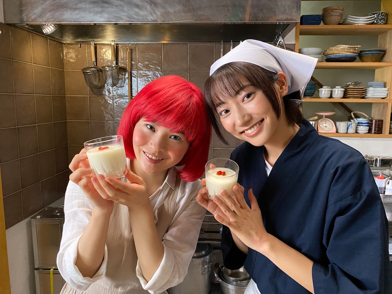 異世界居酒屋「のぶ」短編ドラマ配信、武田玲奈と新谷ゆづみが秘密の