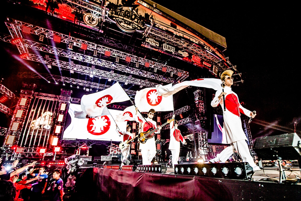 YAZAWA、VAMPS、ももクロ、TUBE！「氣志團万博」雨を吹き飛ばす熱演で