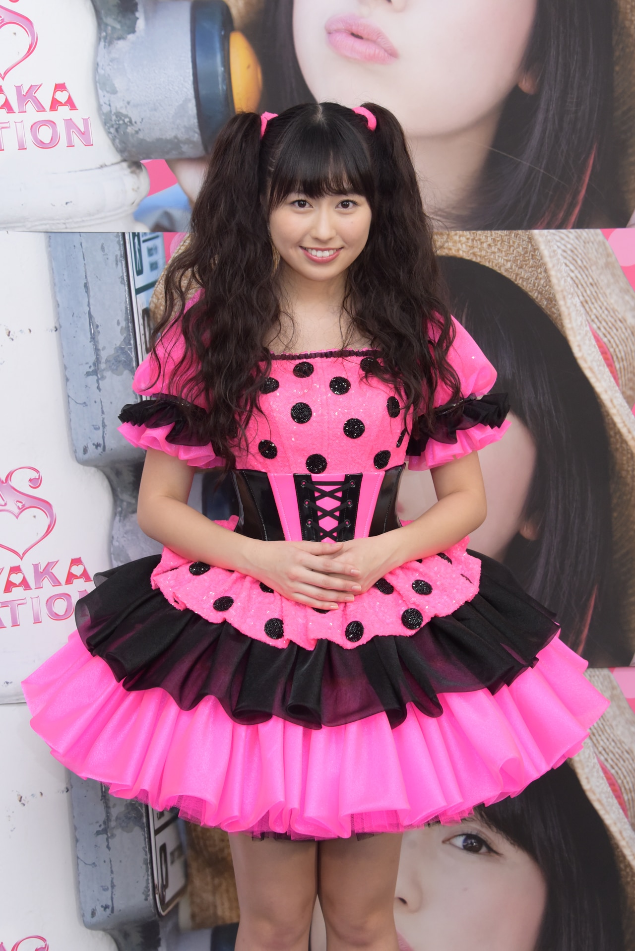 ももクロの衣装は暑苦しいのが多いのでいっぱい露出します」と計8回の