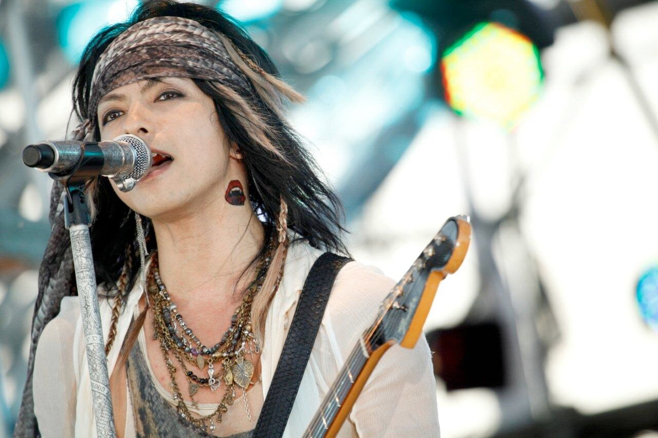 Ken飛び入り！永ちゃんカバー！VAMPS熱烈ビーチライブ - 音楽ナタリー