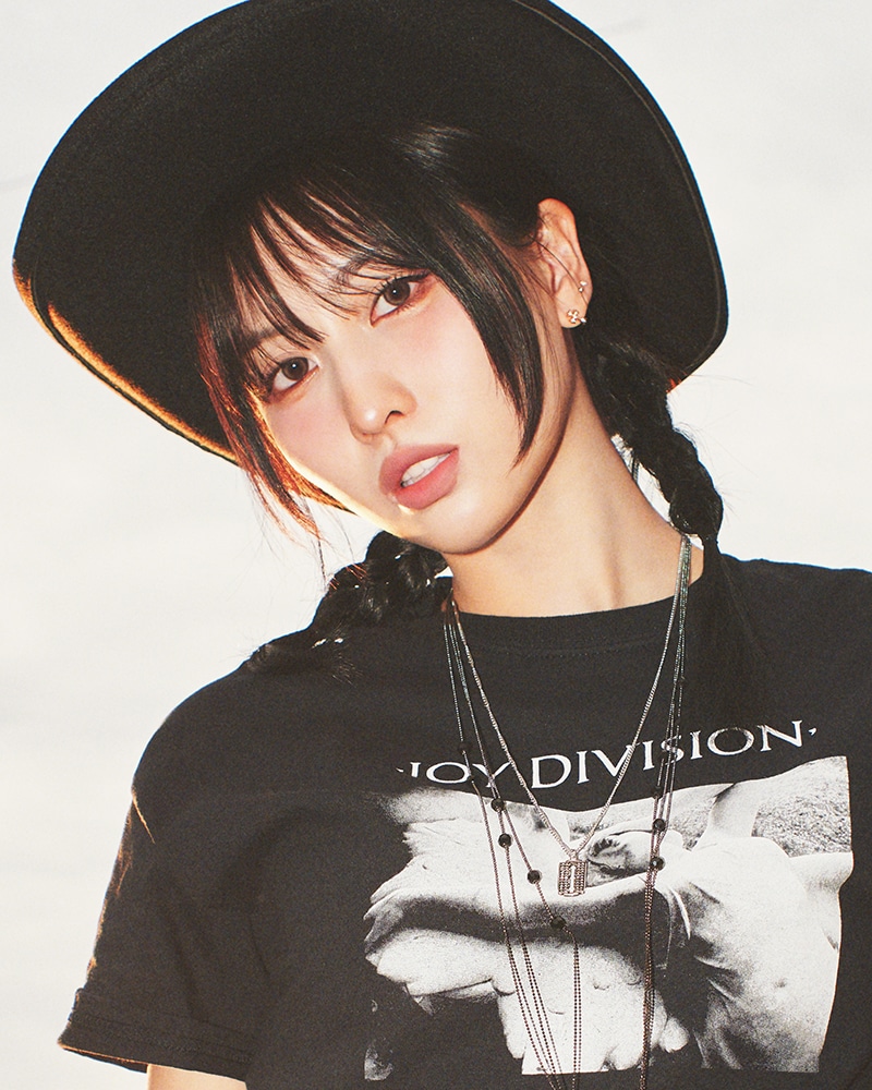 TWICE「ENEMY」MOMO盤ジャケット [画像ギャラリー 8/14] - 音楽ナタリー