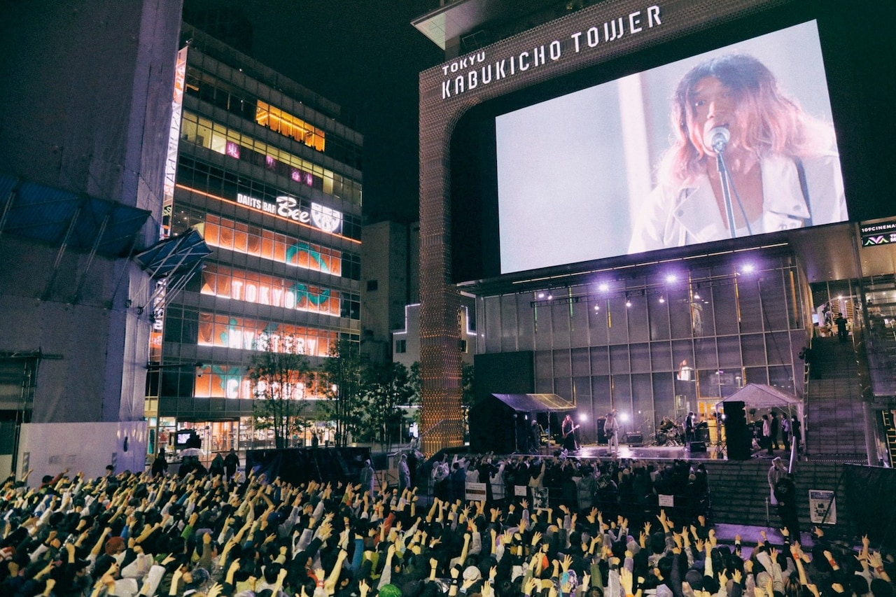 a flood of circleが誕生の地・新宿に凱旋、歌舞伎町に轟かせた渾身の