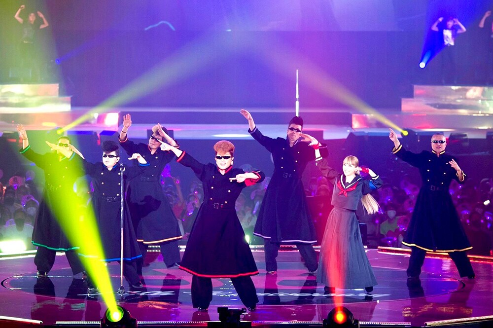 浜崎あゆみデビュー24周年！氣志團とのコラボでもアリーナ沸かせた