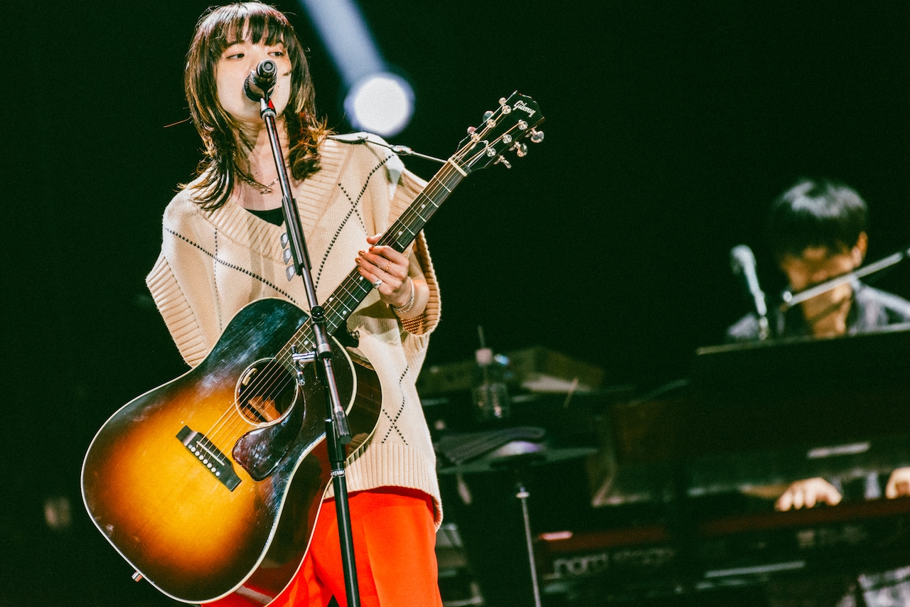 あいみょんが過去最大規模のツアーを完走、観客とともに作り上げた熱い