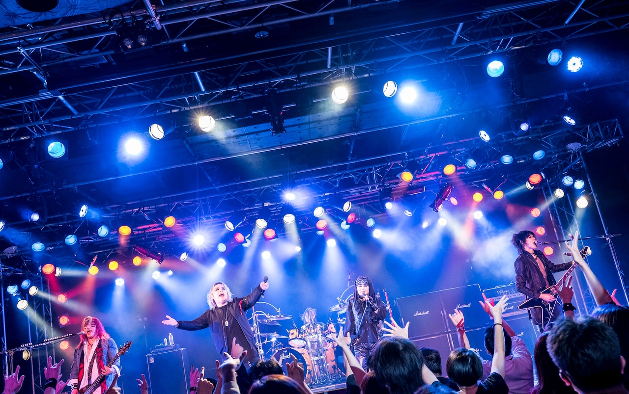 44MAGNUMが貫禄を見せつけた40周年ライブ、“ファン代表”SEXX GEORGEは