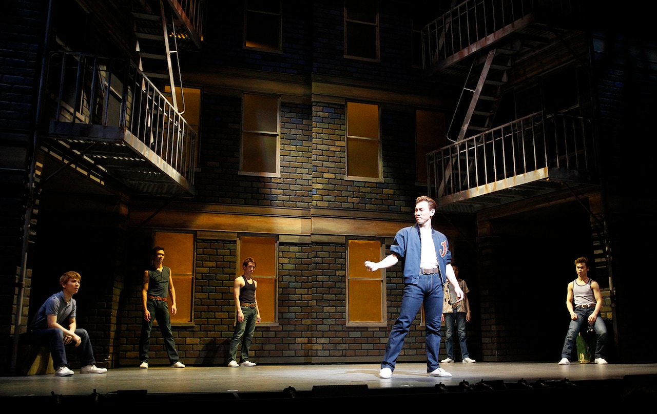 劇団四季版ミュージカル「ウェストサイド物語」微調整を重ねた新演出で