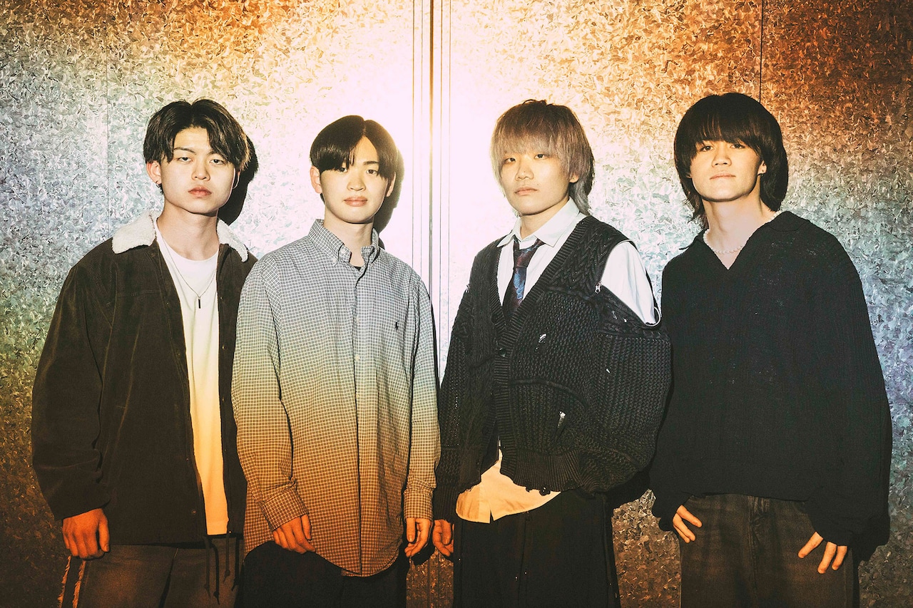 米津玄師「空想」ツアーグッズ発表、「努力未来トラックジャケット」も