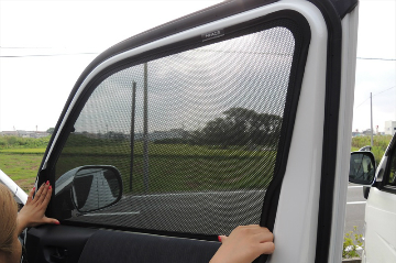 200系ハイエース レーザーシェード 運転席・助手席セット | オグショー