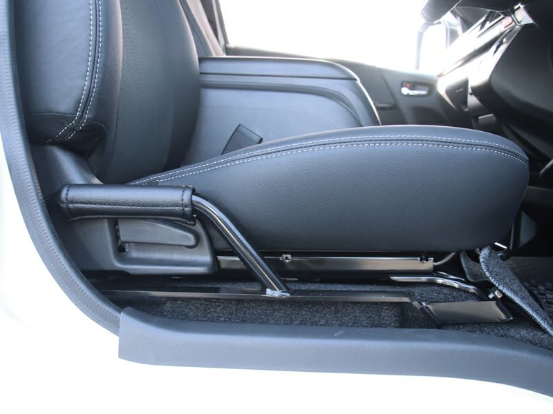 200系ハイエース ESサポートグリップ 運転席 | オグショーオフィシャル